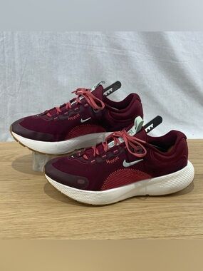Nike React Escape Run Women's Size 8 Dark Beetroot Shoes